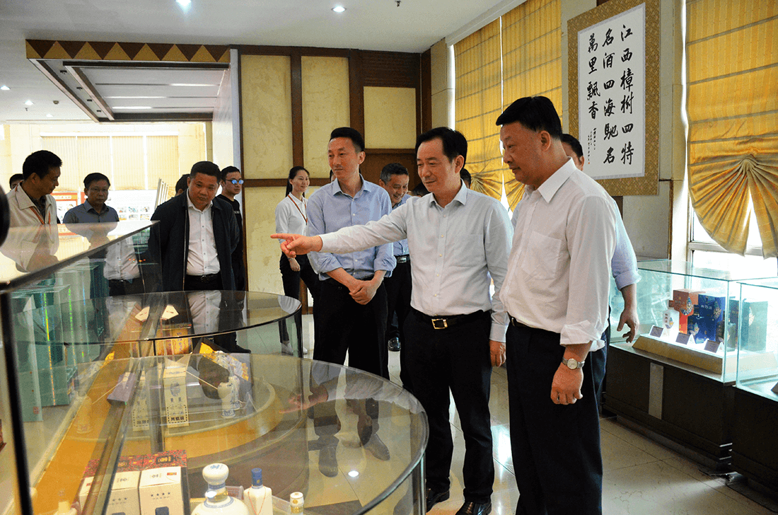 宜春市委副书记、市政府代市長(cháng)王水平视察四特